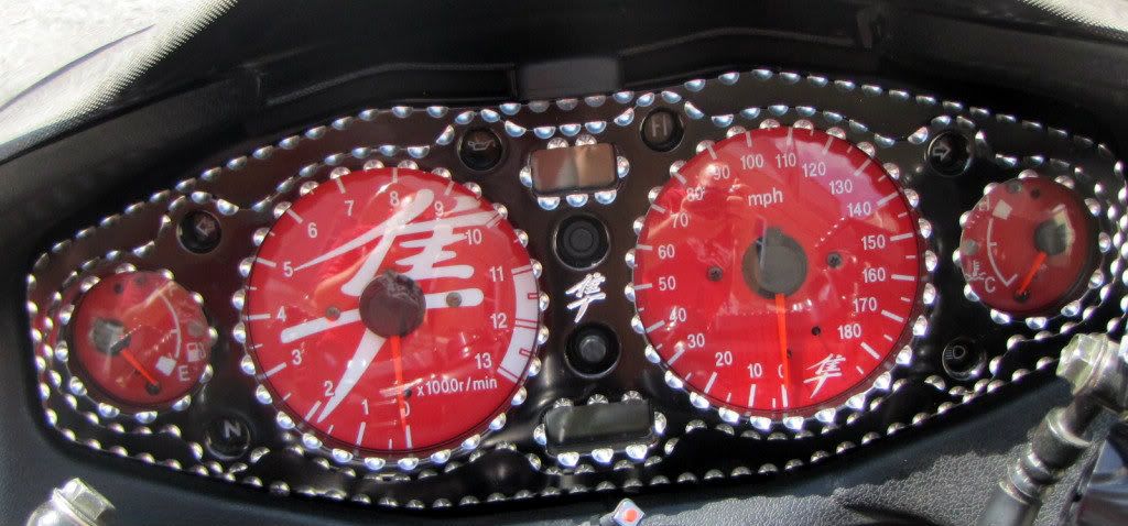 99-07 Hayabusa Black Silver Engraved 3D Ball Cut Speedometer